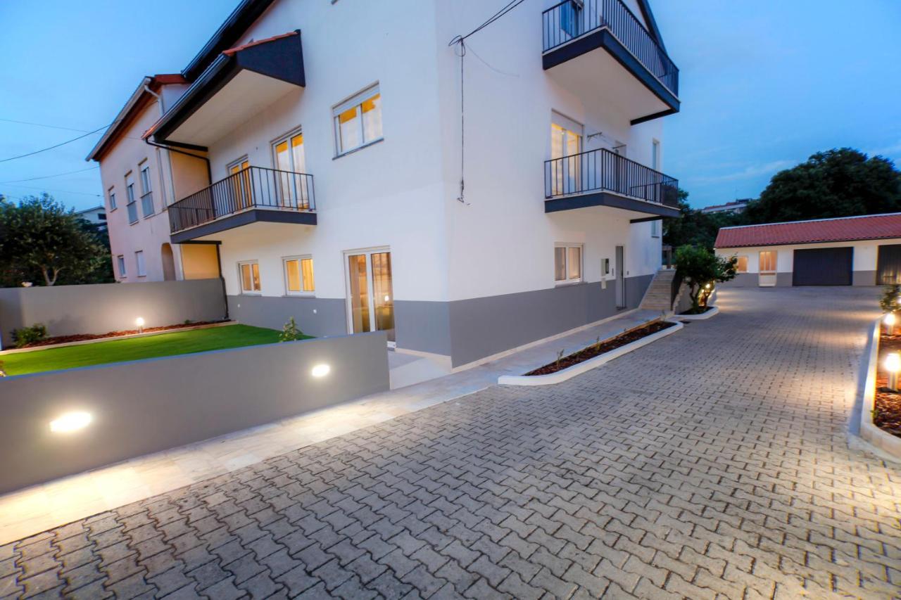 Modern Apartment With Garden ฟาติมา ภายนอก รูปภาพ